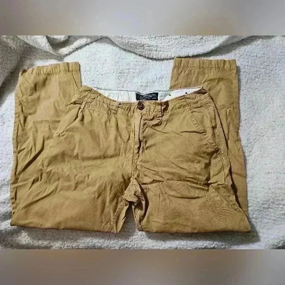 American eagle dark khaki pants!